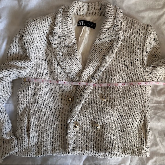 Zara Tweed Bouclé Cropped Blazer Jacket Frayed Trim Double Breasted L - Picture 9 of 11